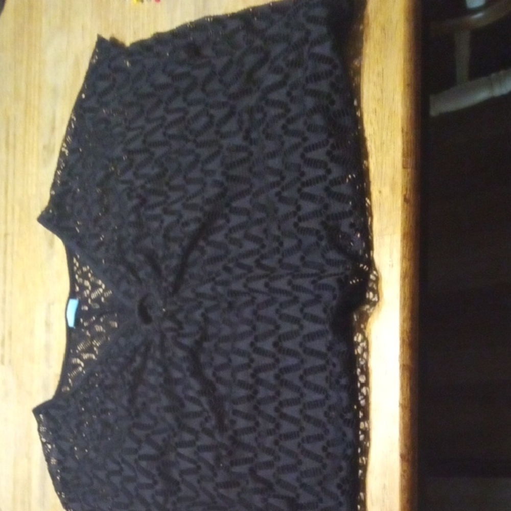 H&M Black Cropped Cut Out Blouse